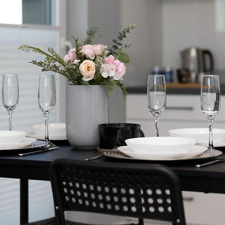 Podgorze Lipska Pet-Friendly Apartment With Balcony And Parking By Renters Prestige คราคูฟ ภายนอก รูปภาพ