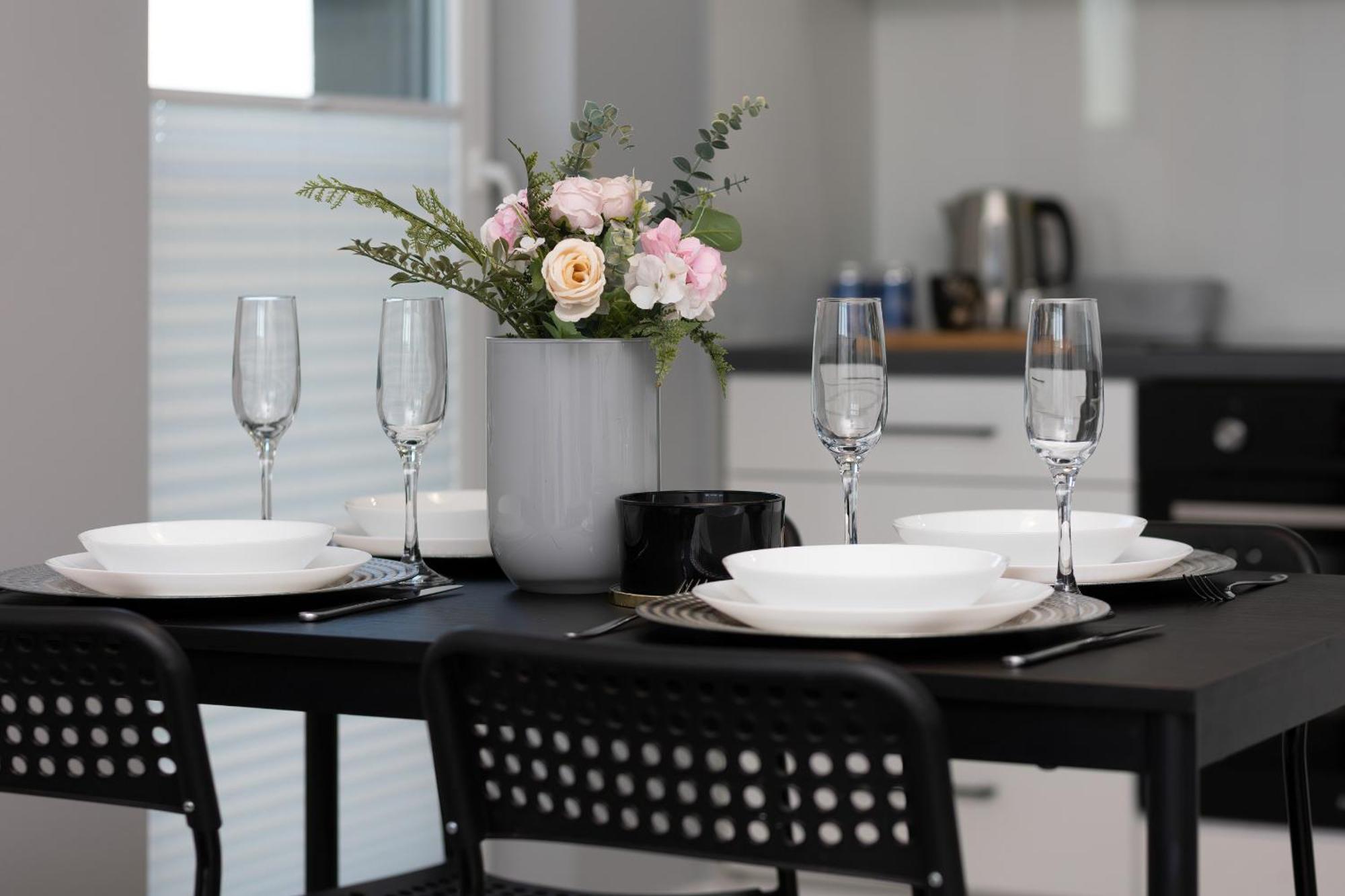 Podgorze Lipska Pet-Friendly Apartment With Balcony And Parking By Renters Prestige คราคูฟ ภายนอก รูปภาพ