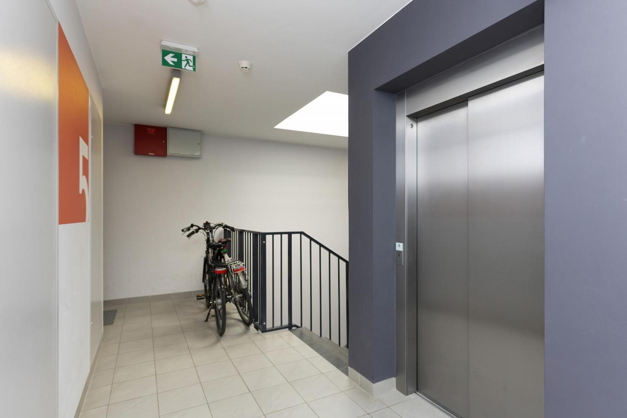 Podgorze Lipska Pet-Friendly Apartment With Balcony And Parking By Renters Prestige คราคูฟ ภายนอก รูปภาพ