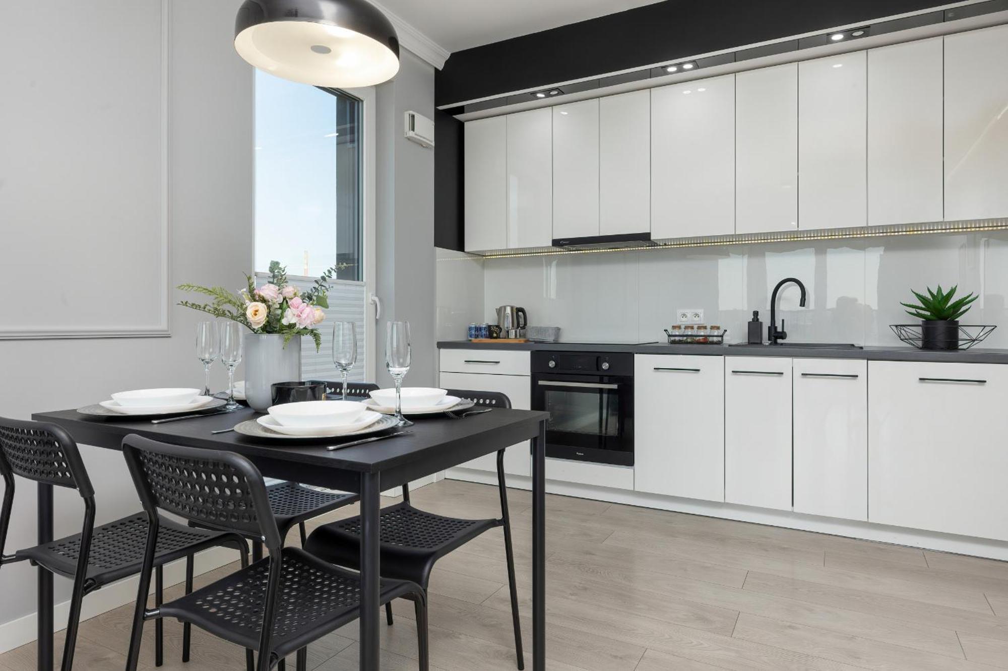Podgorze Lipska Pet-Friendly Apartment With Balcony And Parking By Renters Prestige คราคูฟ ภายนอก รูปภาพ