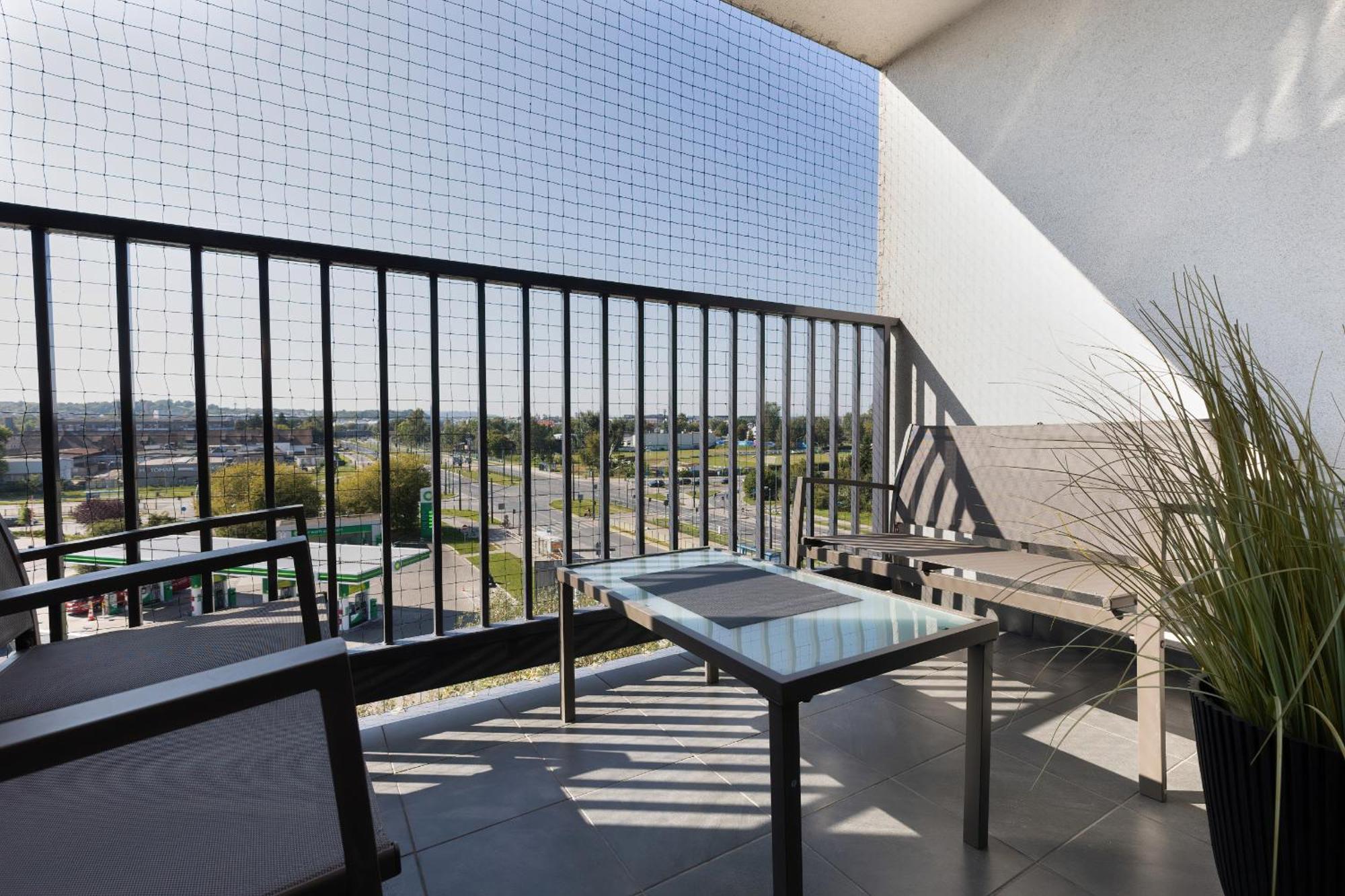 Podgorze Lipska Pet-Friendly Apartment With Balcony And Parking By Renters Prestige คราคูฟ ภายนอก รูปภาพ