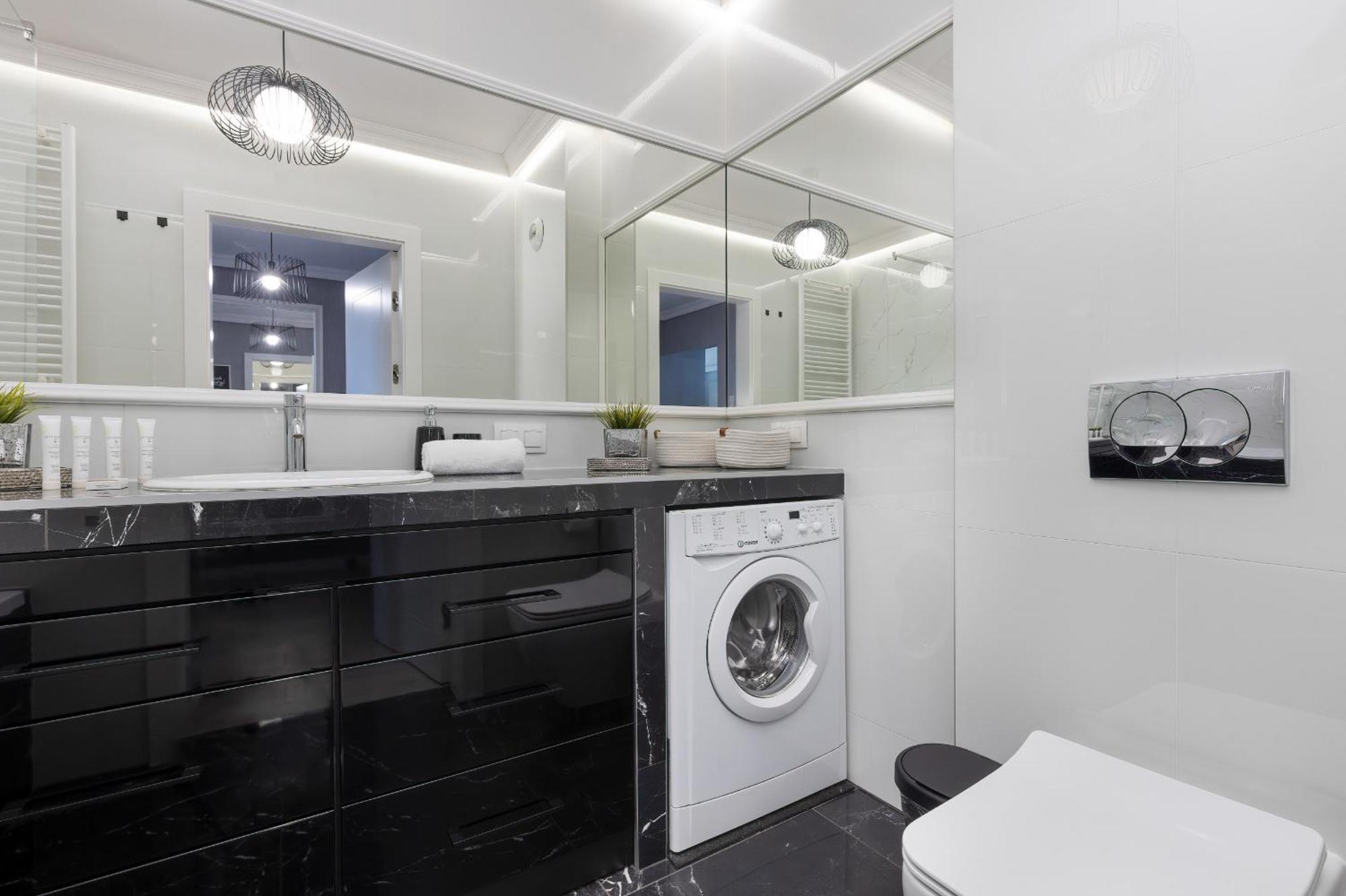 Podgorze Lipska Pet-Friendly Apartment With Balcony And Parking By Renters Prestige คราคูฟ ภายนอก รูปภาพ