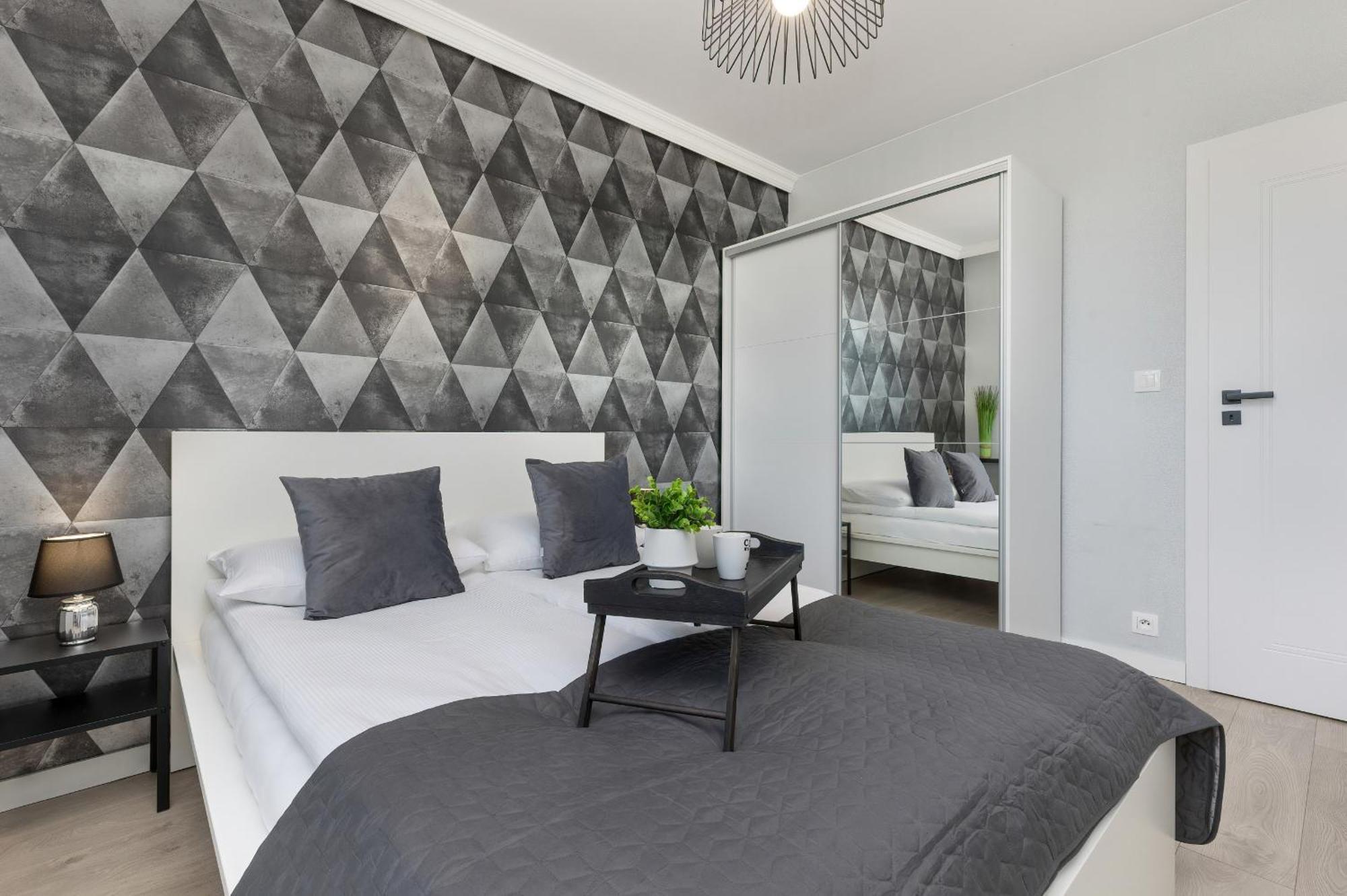 Podgorze Lipska Pet-Friendly Apartment With Balcony And Parking By Renters Prestige คราคูฟ ภายนอก รูปภาพ